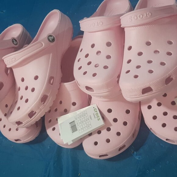 COPY - Crocs Classic Clog Unisex Slip Shoe - Ultra Light Water-Friendly Sandals… - Picture 8 of 9